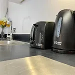 Cosy, Spacious Flat In City Centre With Netflix